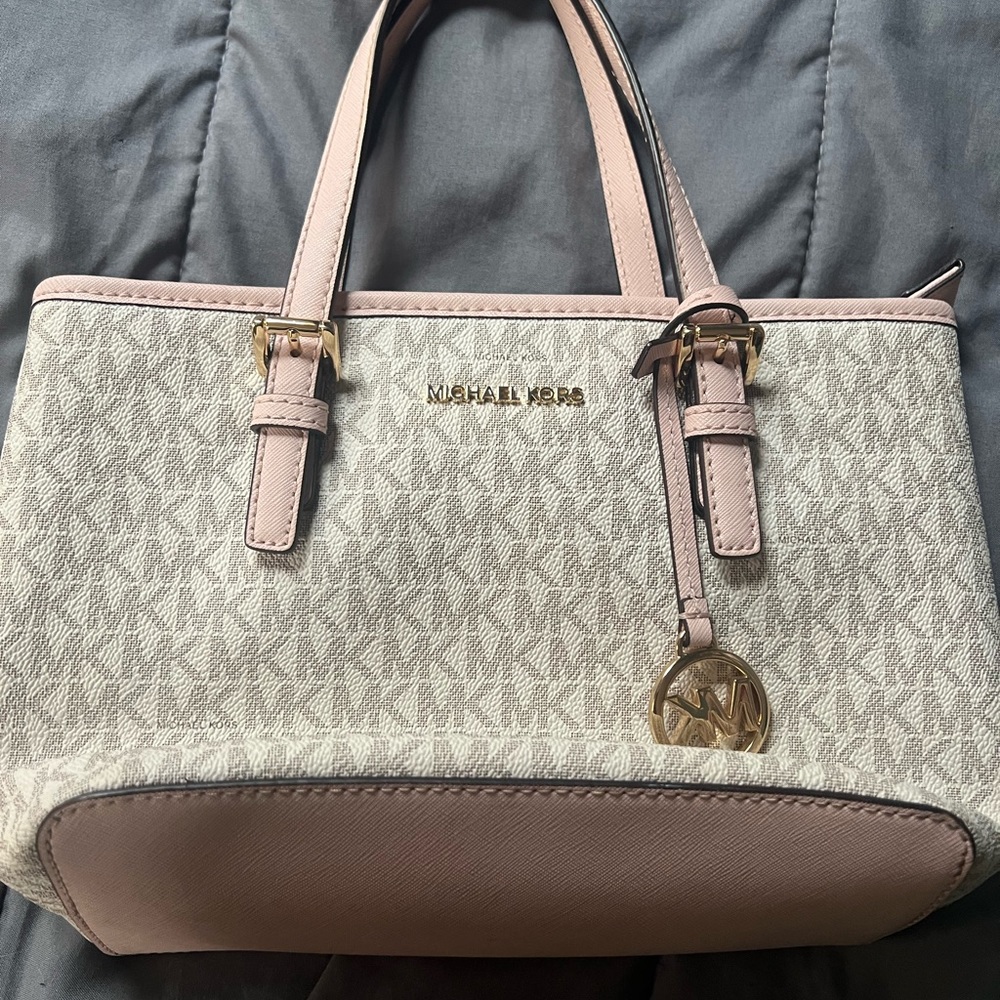 michael kors pink cream purse ! long body strap included